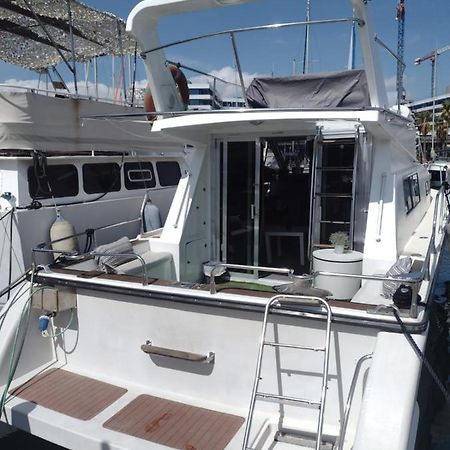 Yach Boat Hotel Barcelona Bagian luar foto