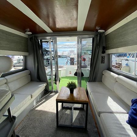 Yach Boat Hotel Barcelona Bagian luar foto