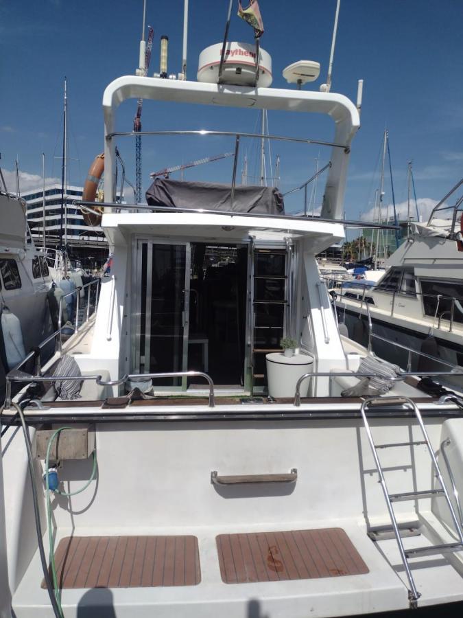 Yach Boat Hotel Barcelona Bagian luar foto