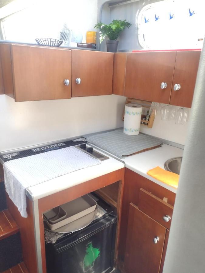 Yach Boat Hotel Barcelona Bagian luar foto