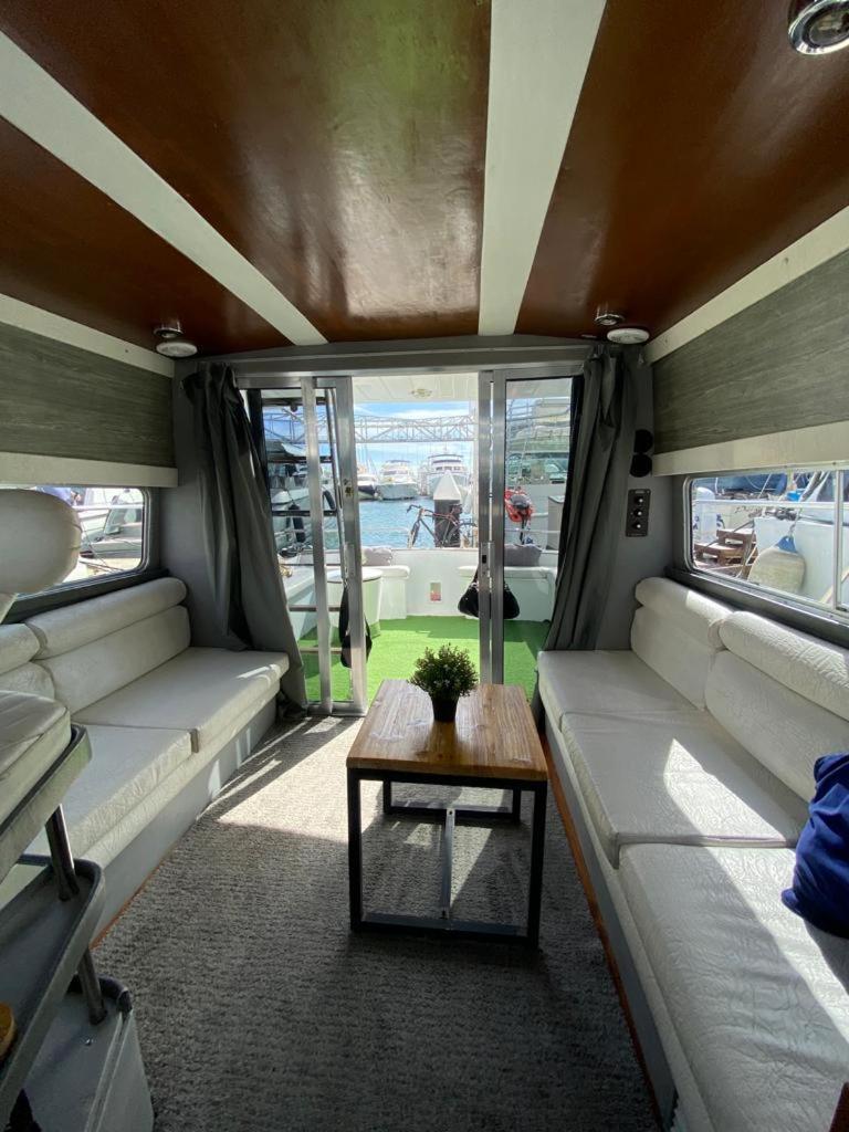 Yach Boat Hotel Barcelona Bagian luar foto